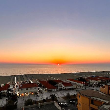 Hotel Bracciotti Lido di Camaiore Esterno foto