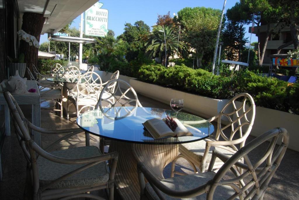 Hotel Bracciotti Lido di Camaiore Esterno foto