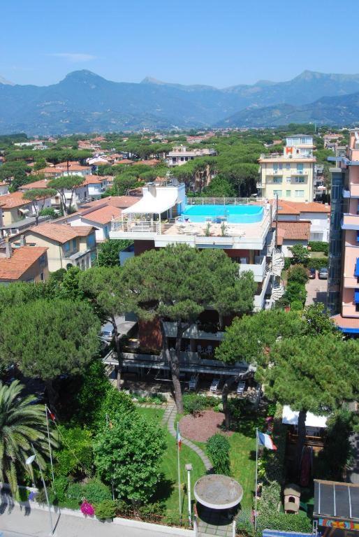 Hotel Bracciotti Lido di Camaiore Esterno foto