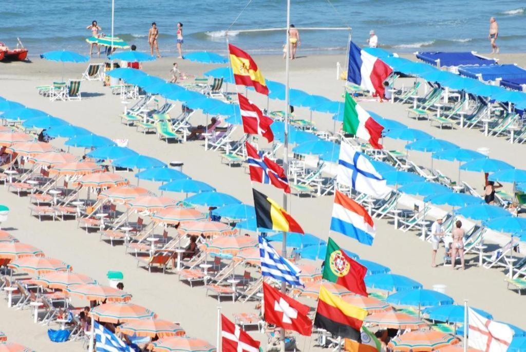 Hotel Bracciotti Lido di Camaiore Esterno foto