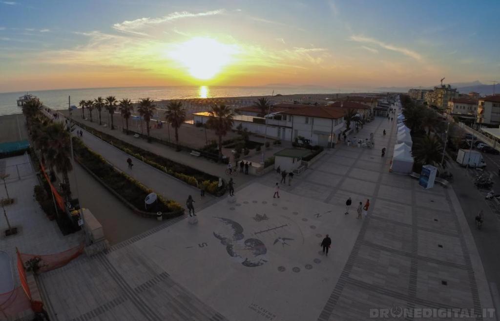 Hotel Bracciotti Lido di Camaiore Esterno foto