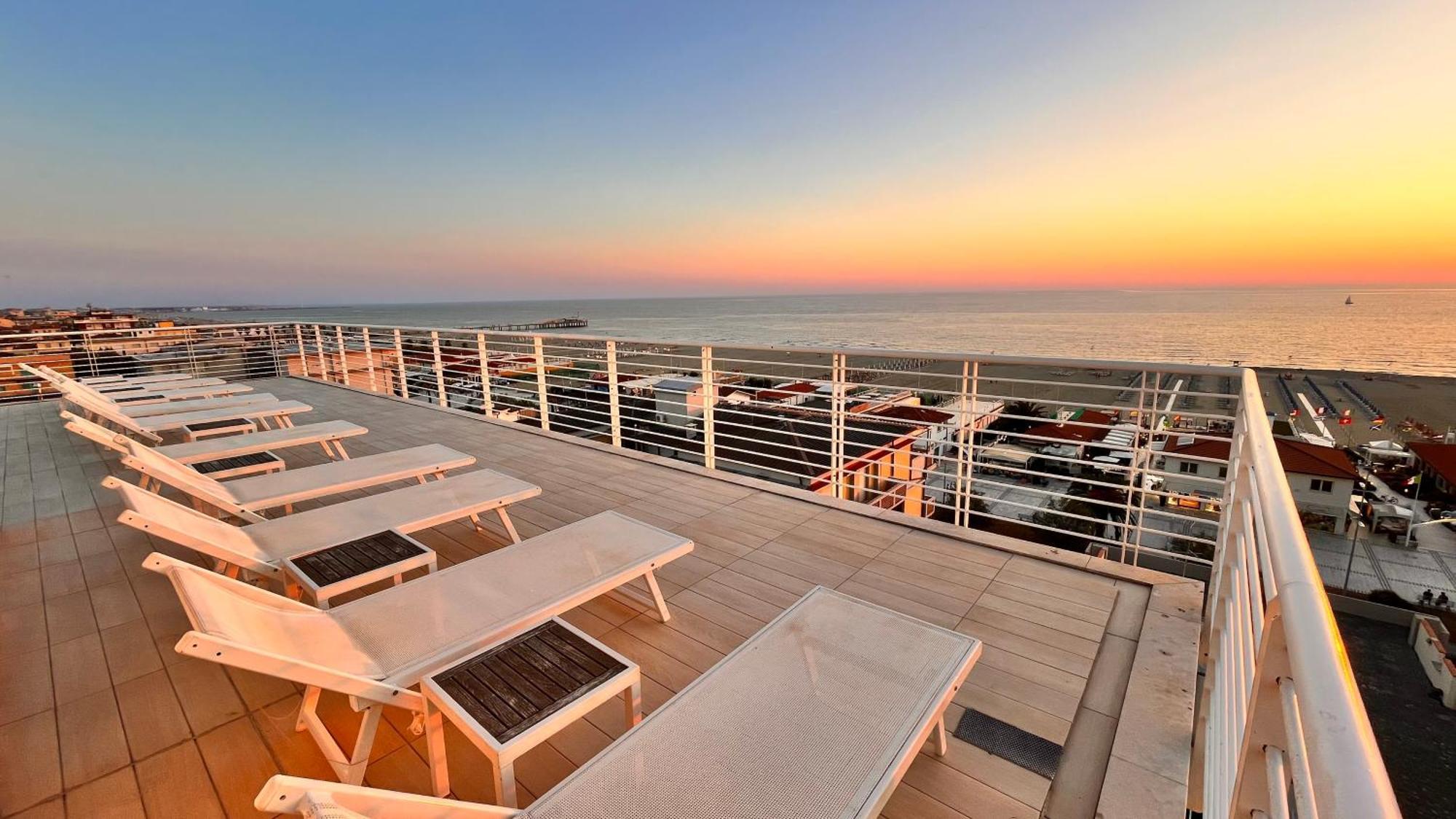 Hotel Bracciotti Lido di Camaiore Esterno foto
