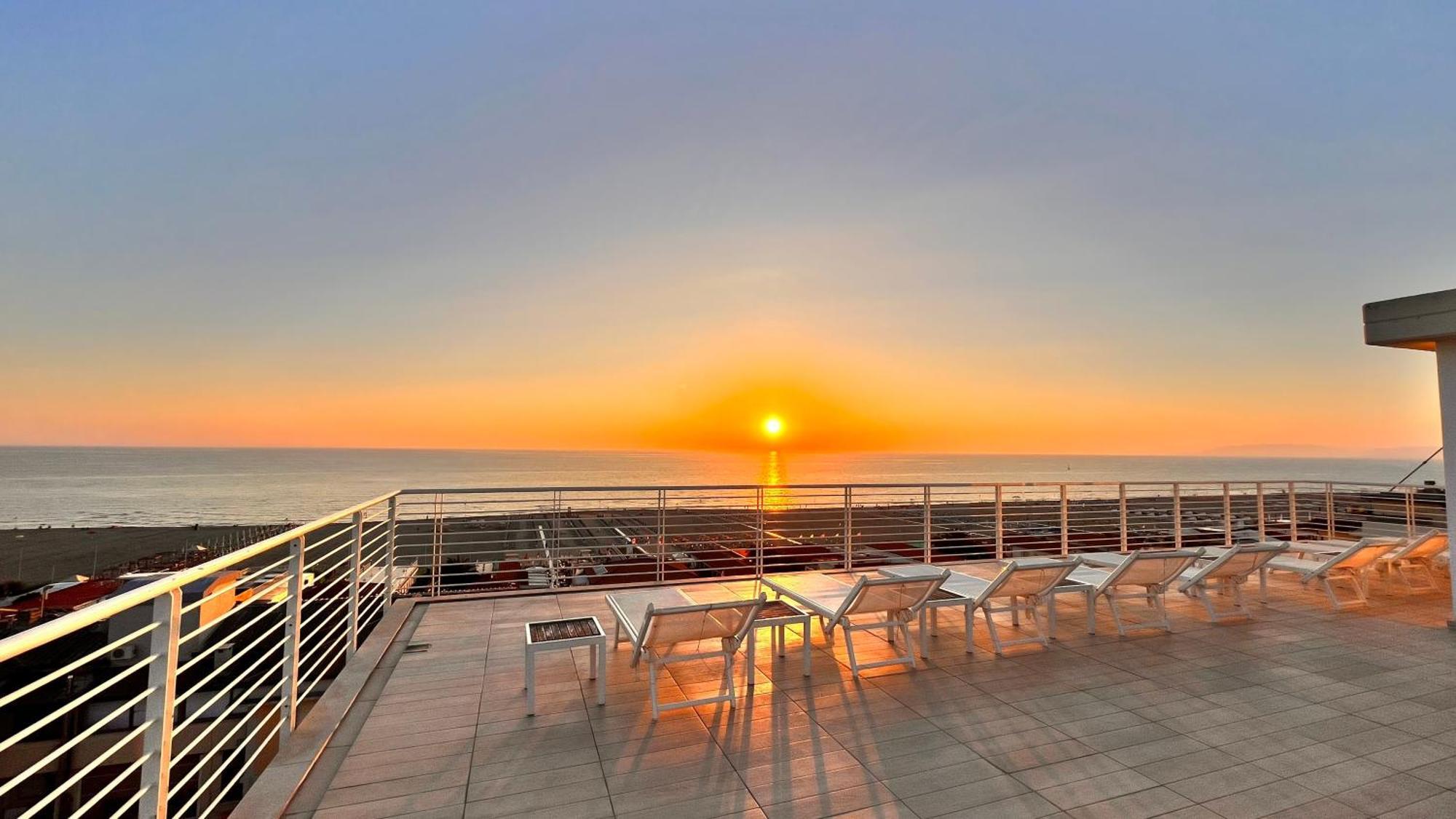 Hotel Bracciotti Lido di Camaiore Esterno foto