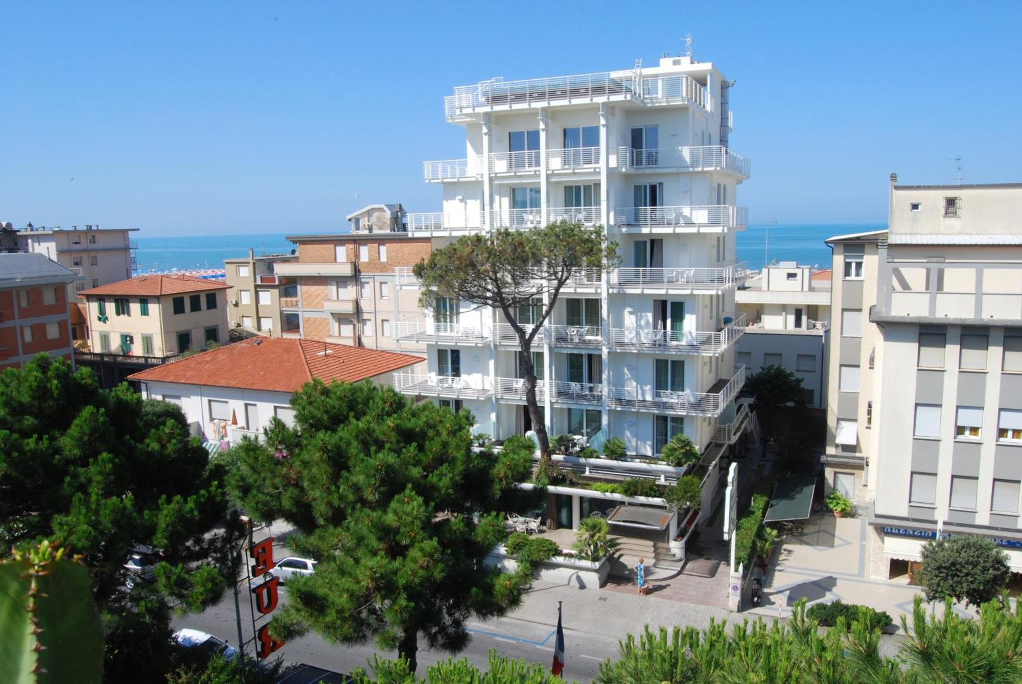Hotel Bracciotti Lido di Camaiore Esterno foto